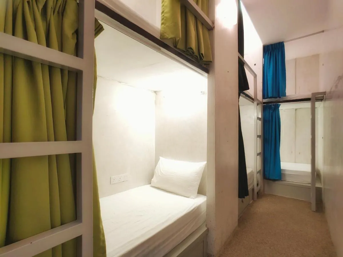 Beds In Garden Hostel Ipoh