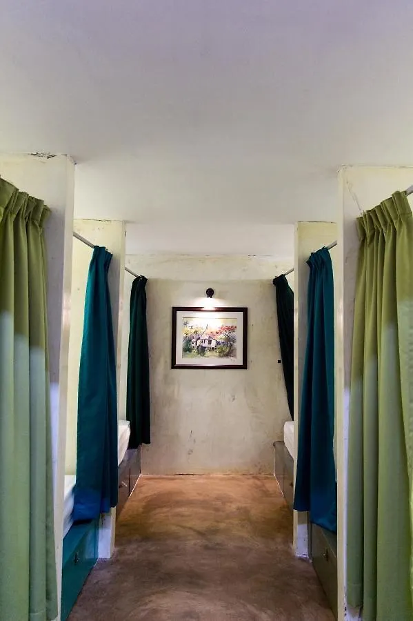 Beds In Garden Hostel Ipoh